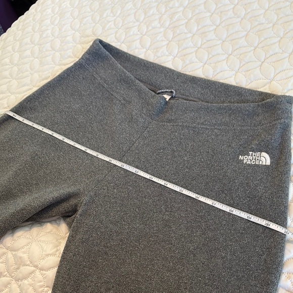 The North Face TKA100 Charcoal Fleece Pants for Cold Weather Wear Generous Med - Picture 11 of 14